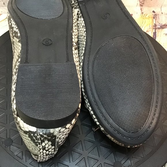 Trary For Life Tan Snake Scales Print Bow Tassel Slip On Ballet Flats Size 5 - Picture 7 of 9